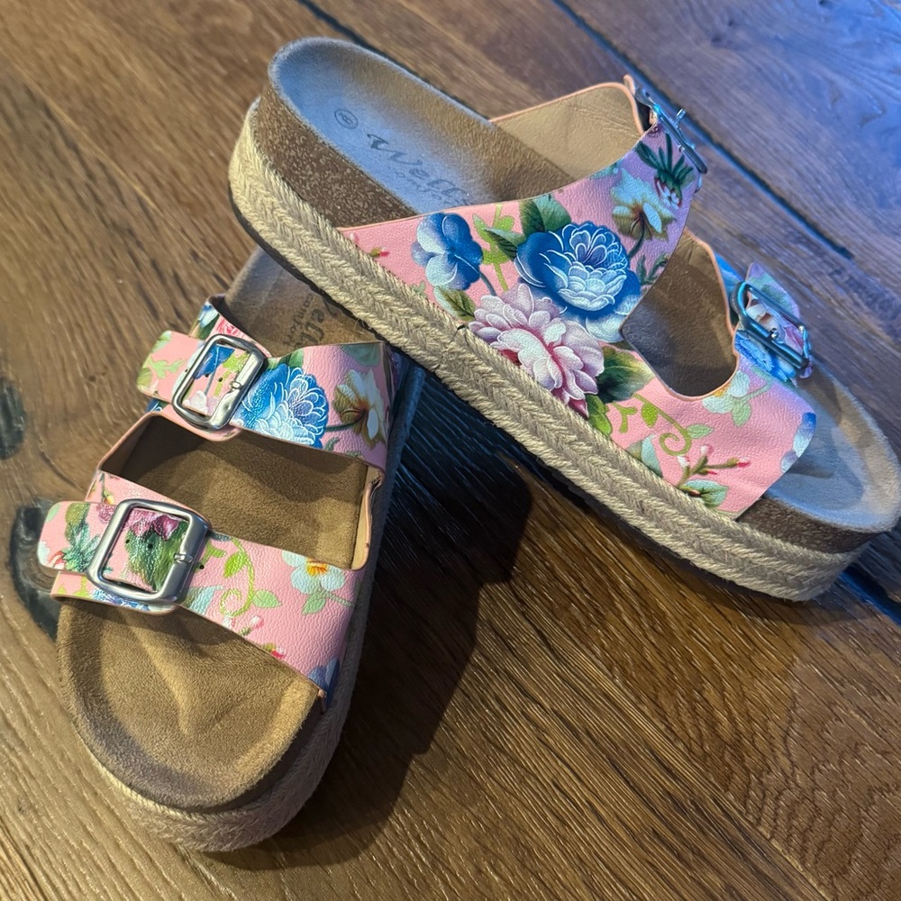 Floral Pink Sandals with Buckles